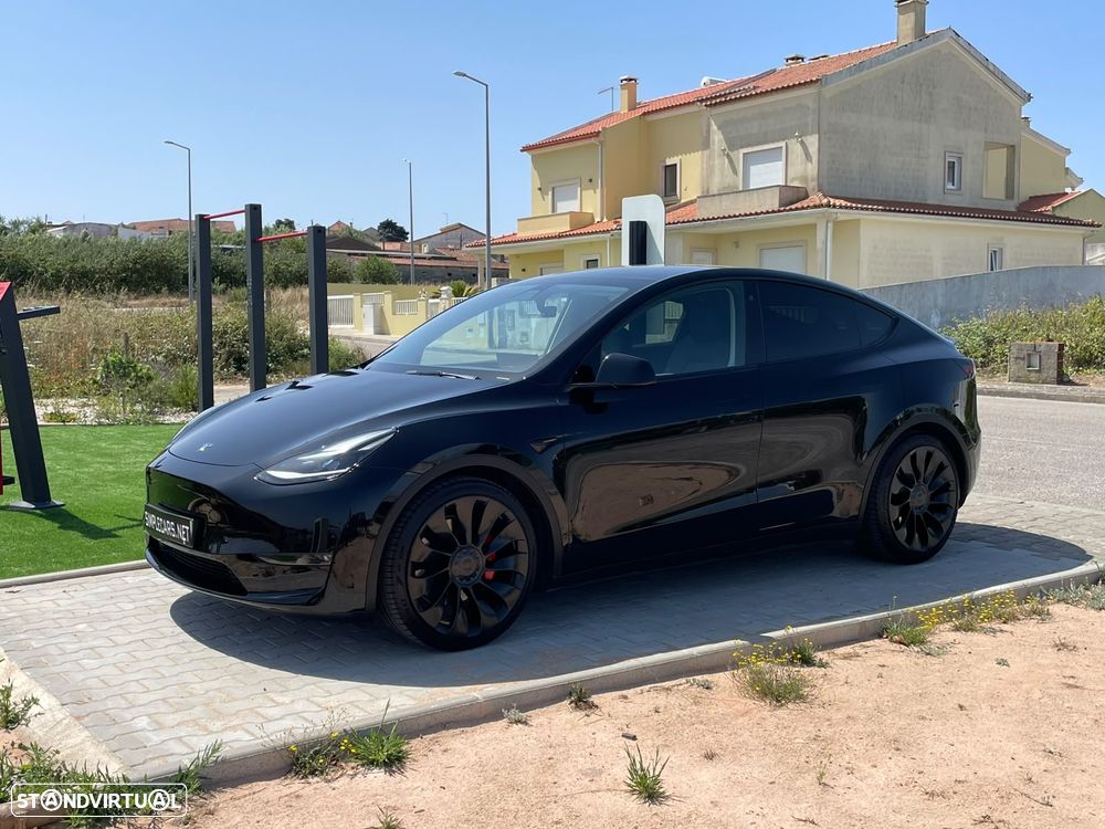 Tesla Model Y - 9