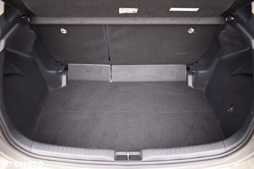 Toyota Yaris Hybrid 1.5 Comfort - 22
