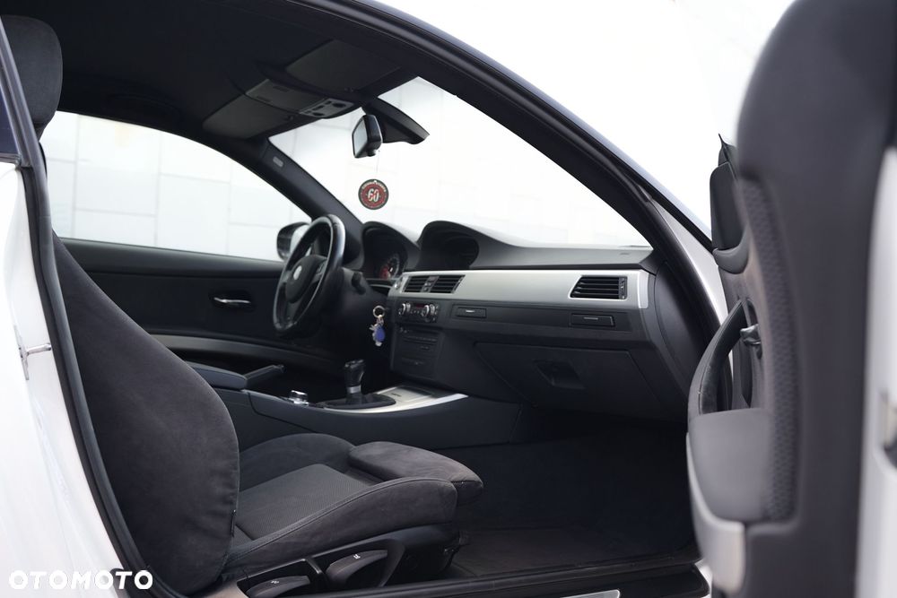BMW Seria 3 320d DPF M Sport Edition - 29