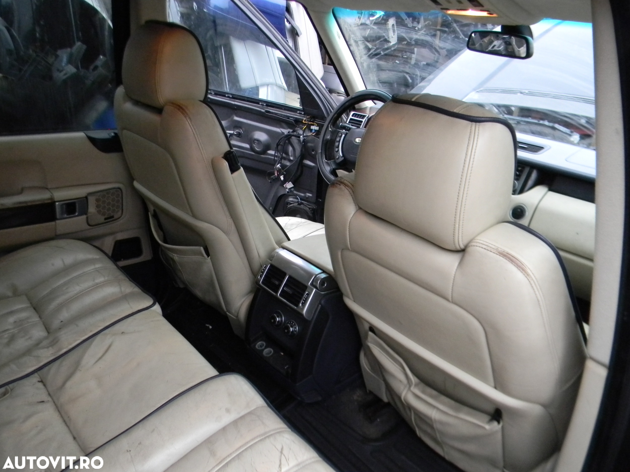 Dezmembrari  Land Rover RANGE ROVER Mk 3 L322 (LM)  2002  > 2012 3.6 - 34