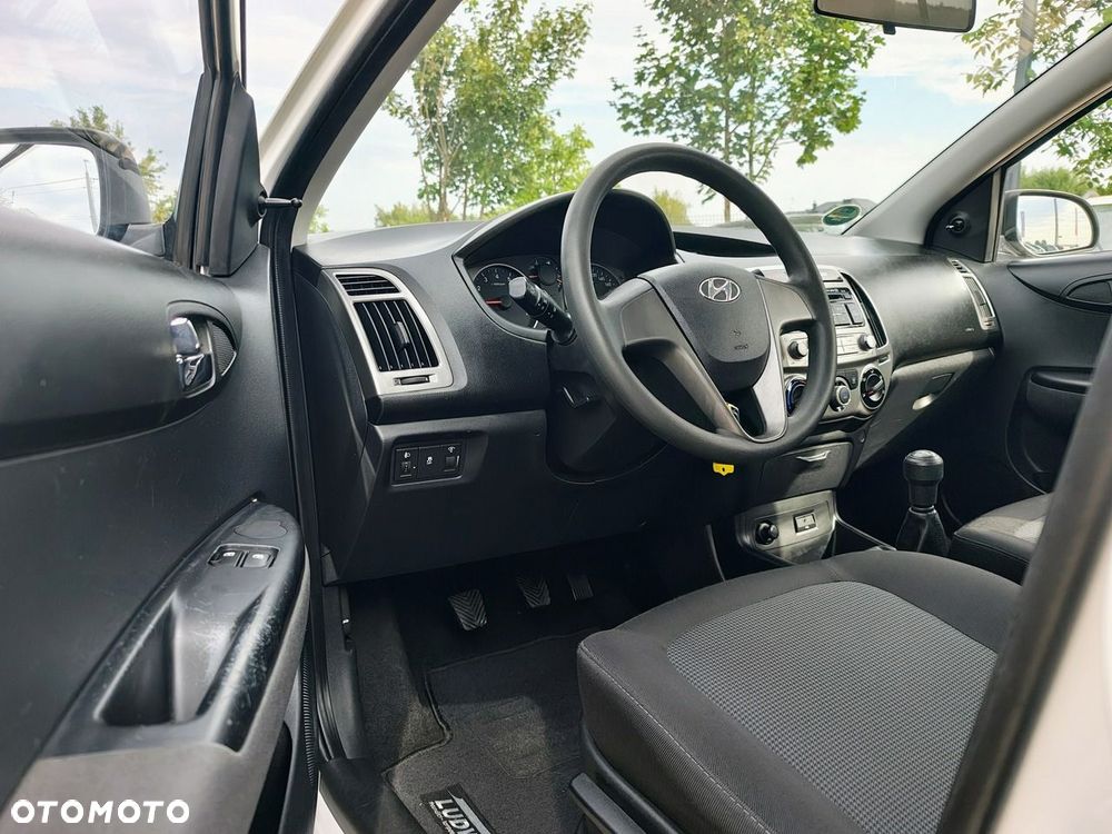 Hyundai i20 - 25