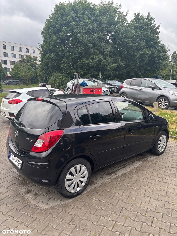 Opel Corsa 1.2 16V Essentia - 2