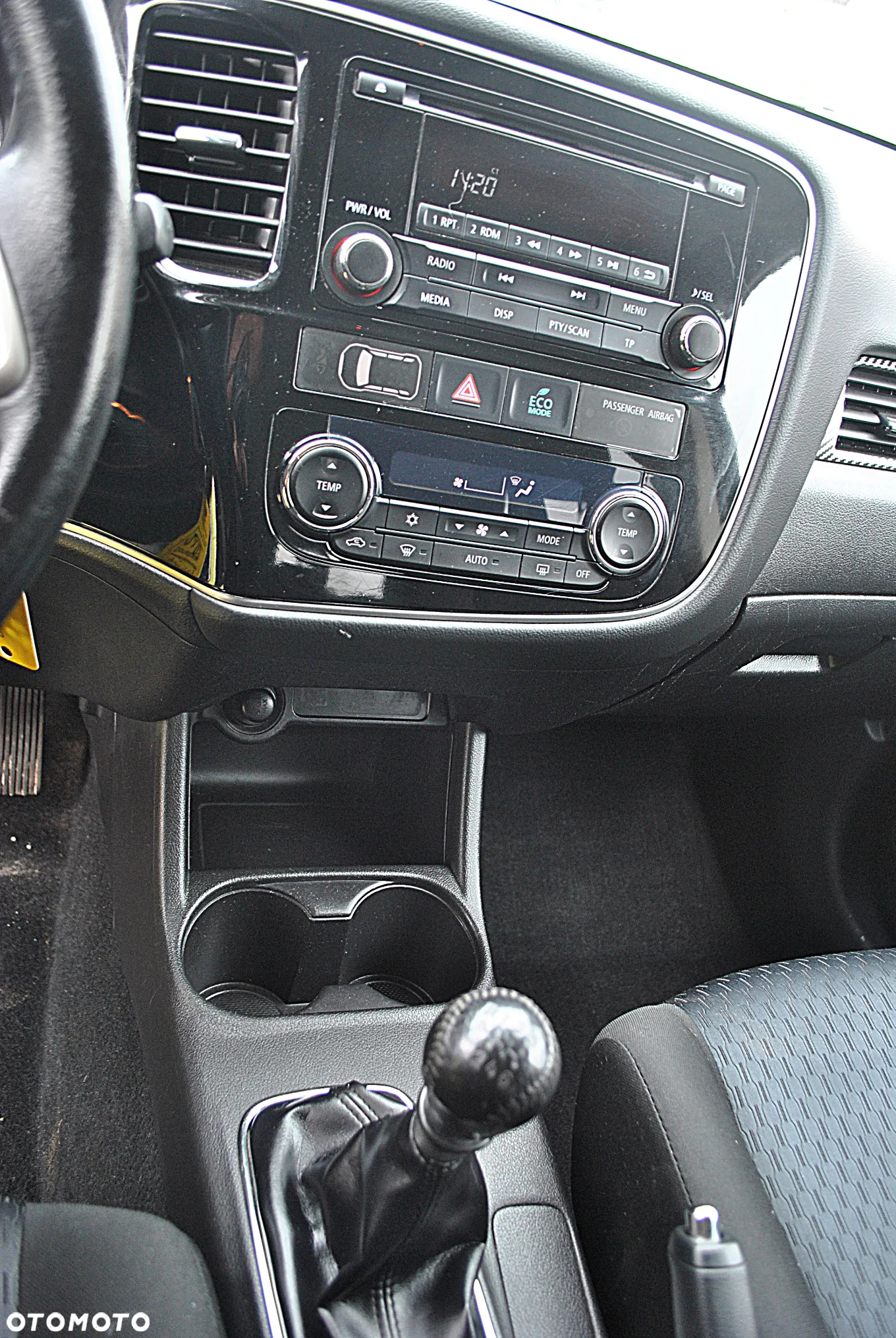 Mitsubishi Outlander 2.2 DID Intense + - 20