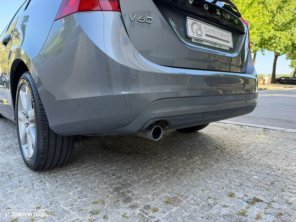 Volvo V60 2.0 D3 Summum - 26