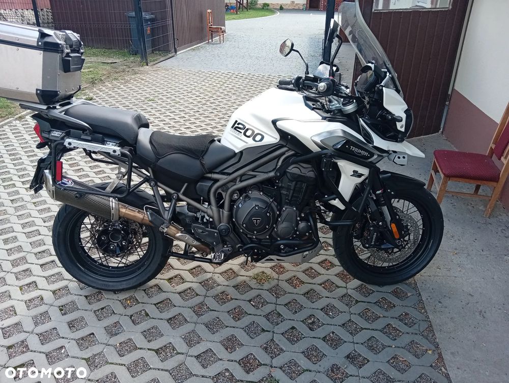 Triumph Tiger - 1