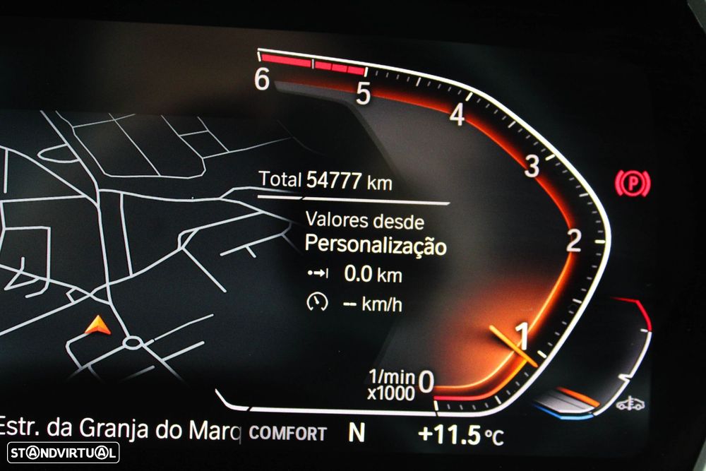 BMW 116 d Pack Essence - 24