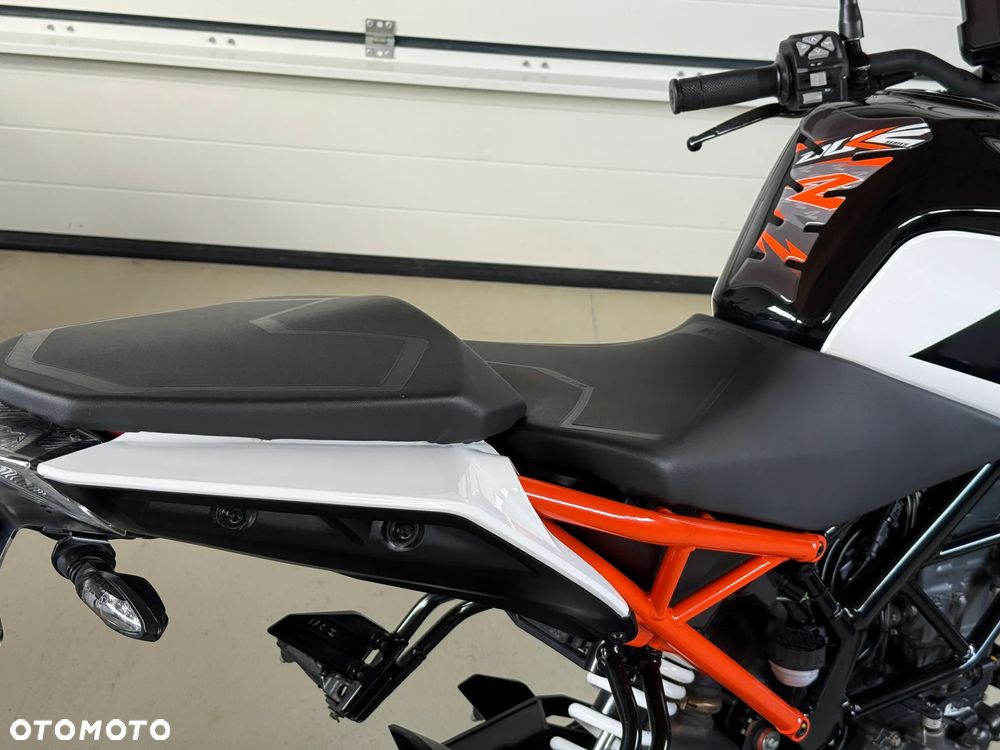 KTM Duke 125 - 26