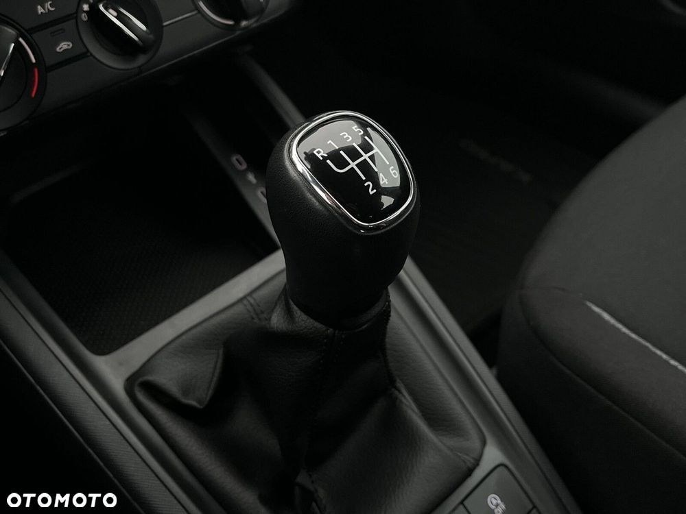 Skoda Kamiq 1.0 TSI Essence - 23