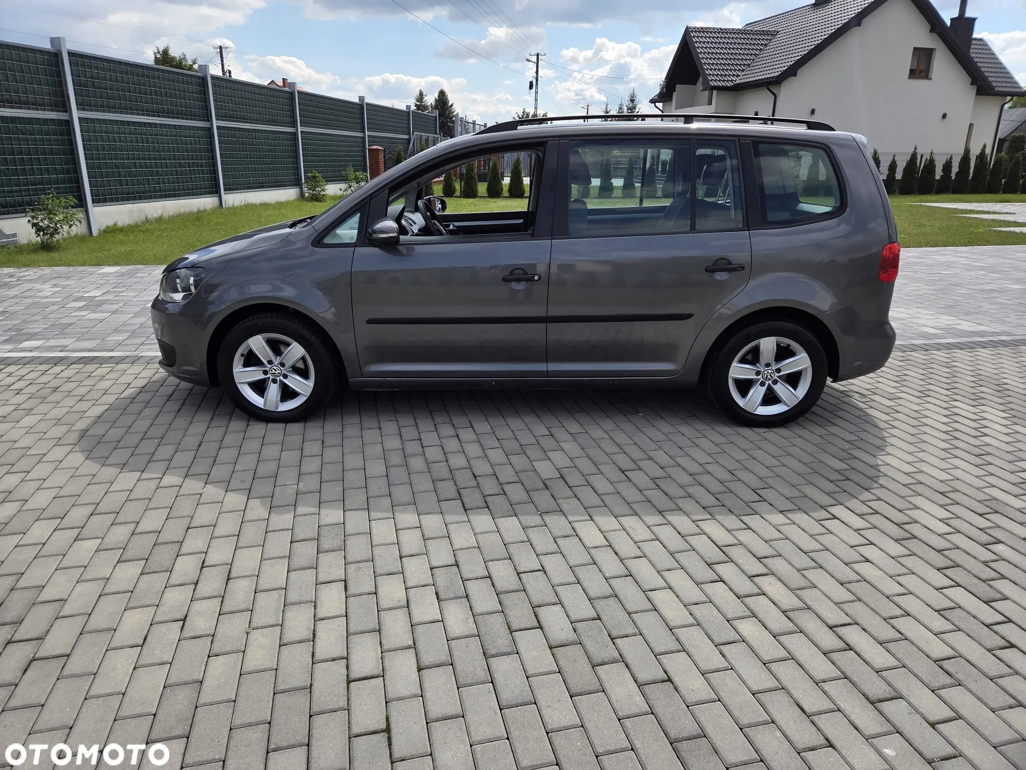 Volkswagen Touran 1.6 TDI DPF BlueMotion Technology Highline - 8