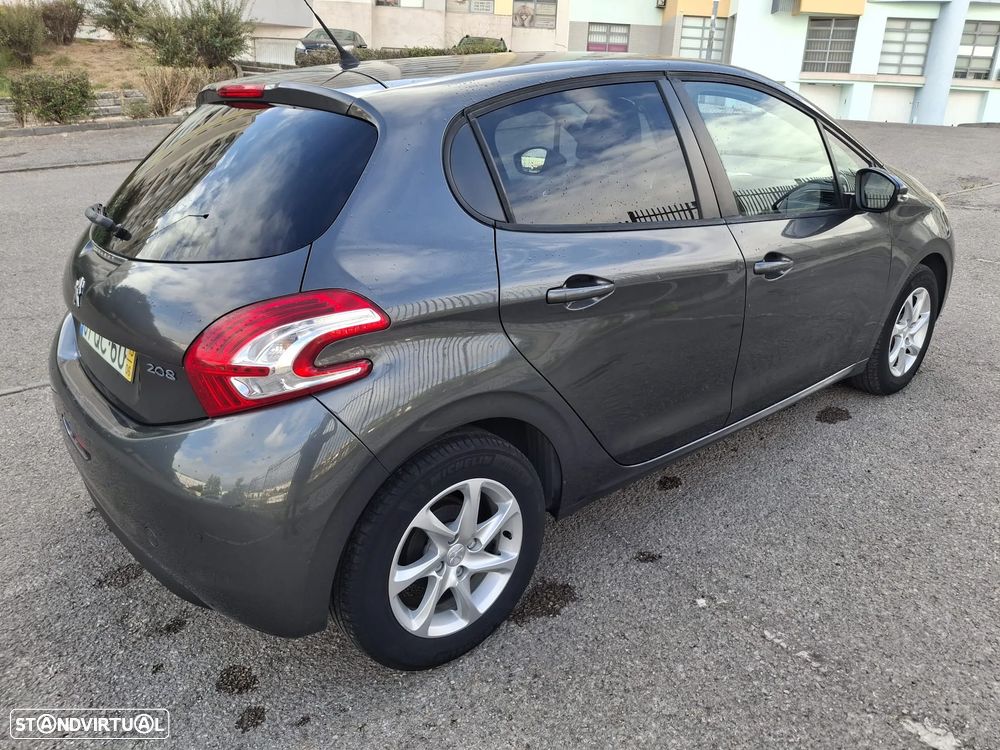 Peugeot 208 1.2 VTi SE Style - 5