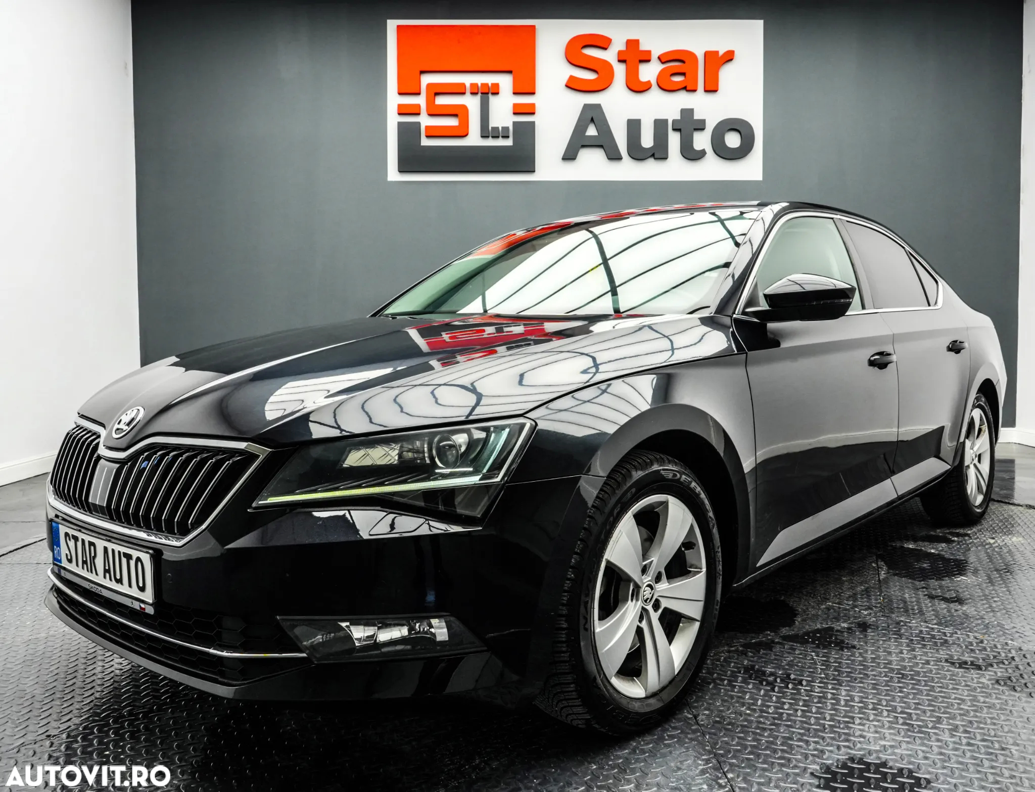 Skoda Superb 1.6 TDI DSG Ambition - 2
