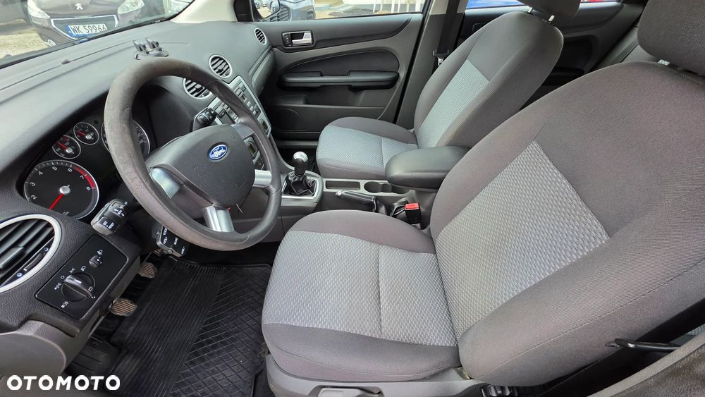Ford Focus 1.8 FF Ghia - 13