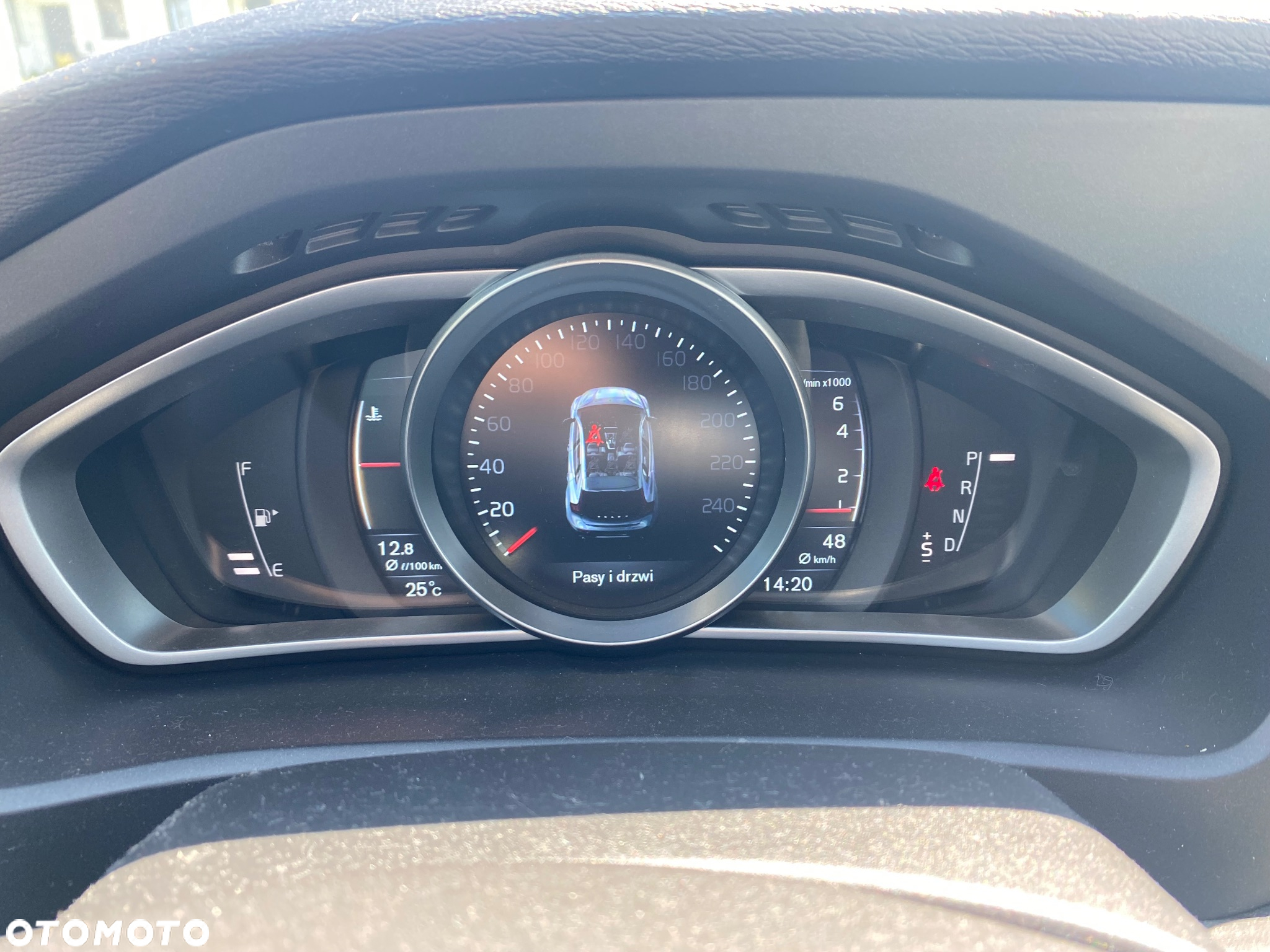 Volvo V40 Cross Country - 14