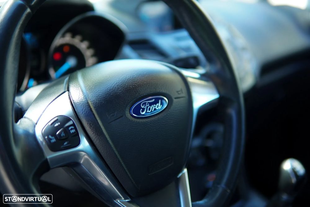 Ford Fiesta 1.5 TDCi Titanium ECOnetic - 38