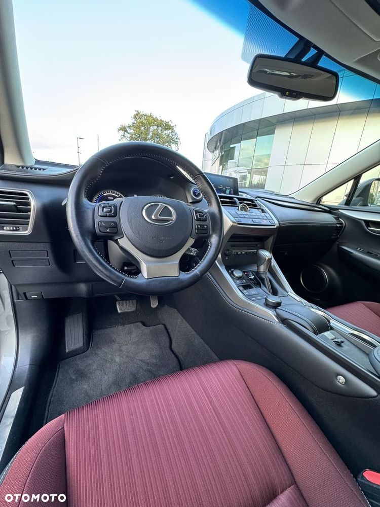 Lexus NX 300h Elite AWD - 11