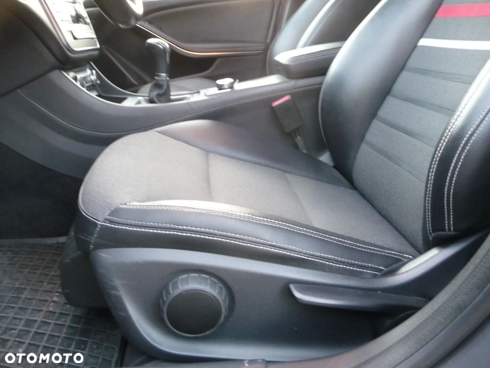 Mercedes-Benz Klasa A 180 BlueEfficiency Edition - 21