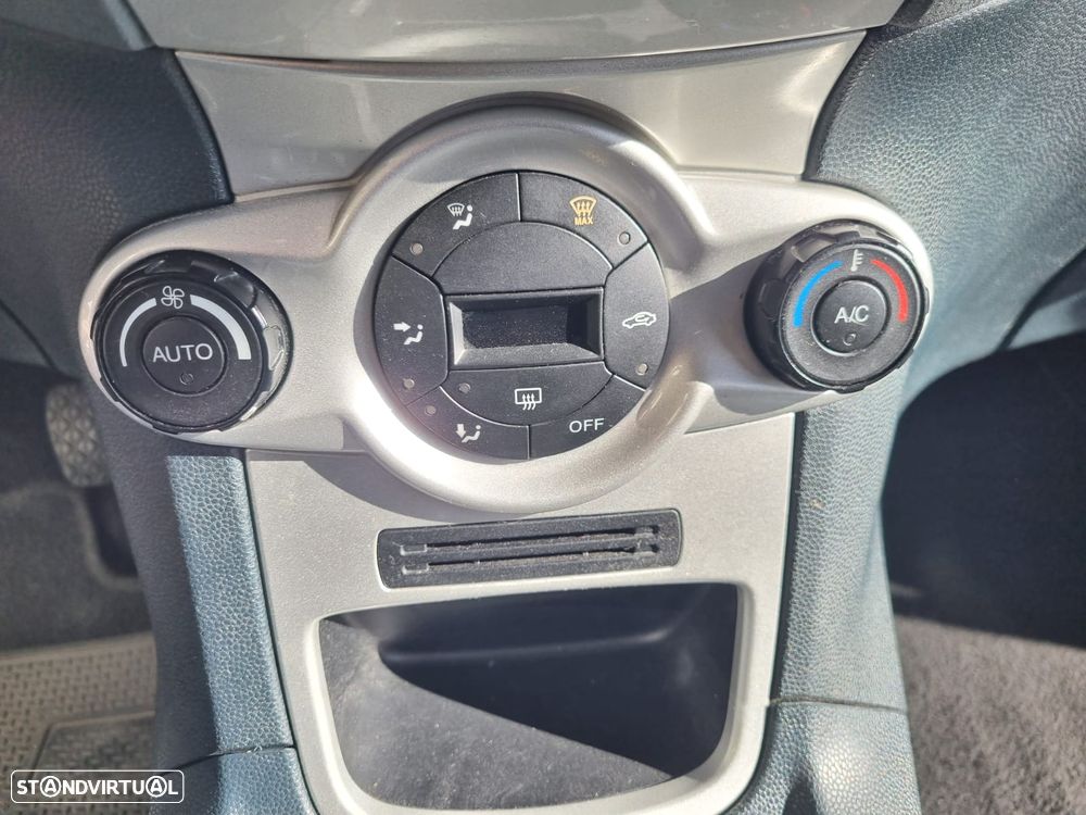 Ford Fiesta 1.25 Titanium - 25