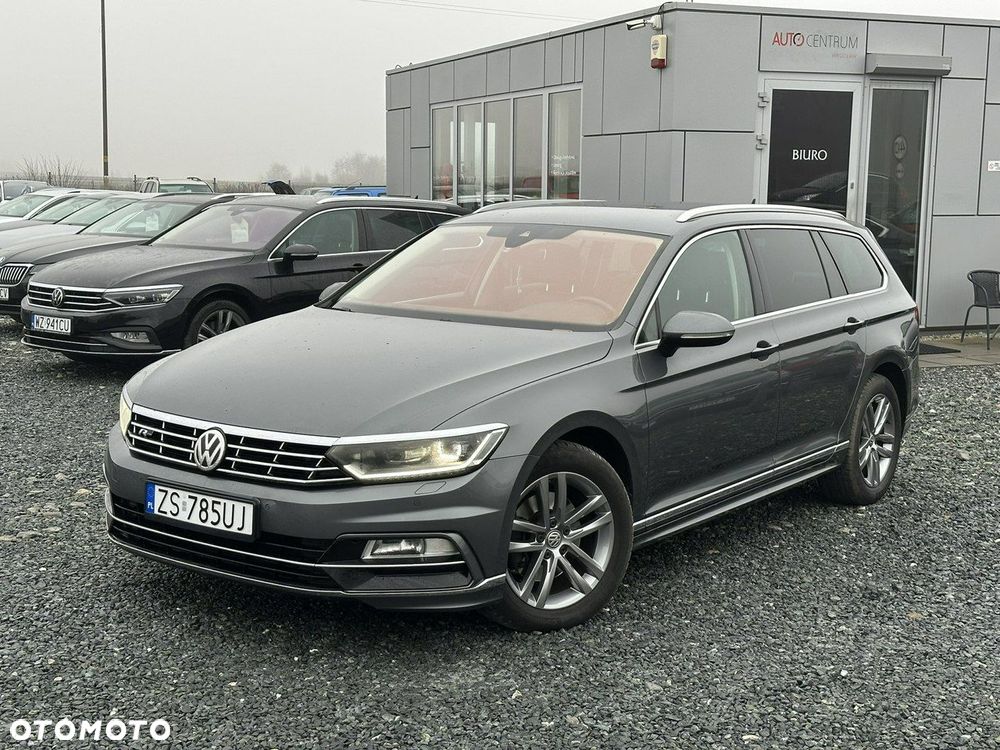 Volkswagen Passat - 1