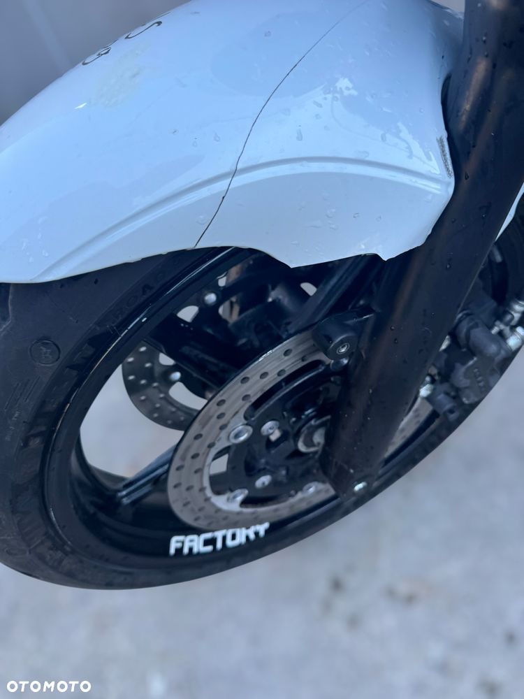 Suzuki Gladius - 9