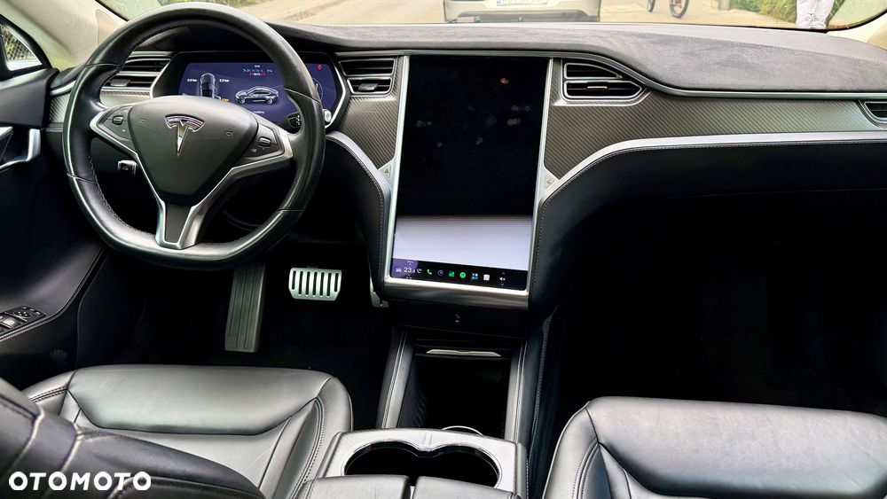 Tesla Model S - 19