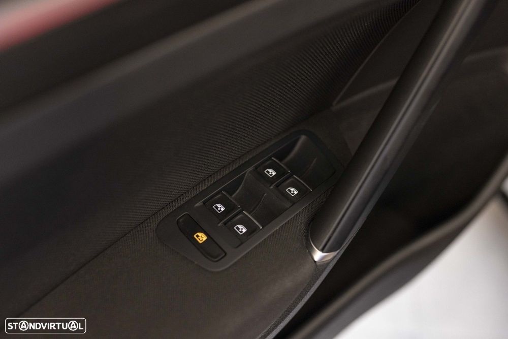 VW Golf GTI 2.0 TSI OPF DSG Performance - 21