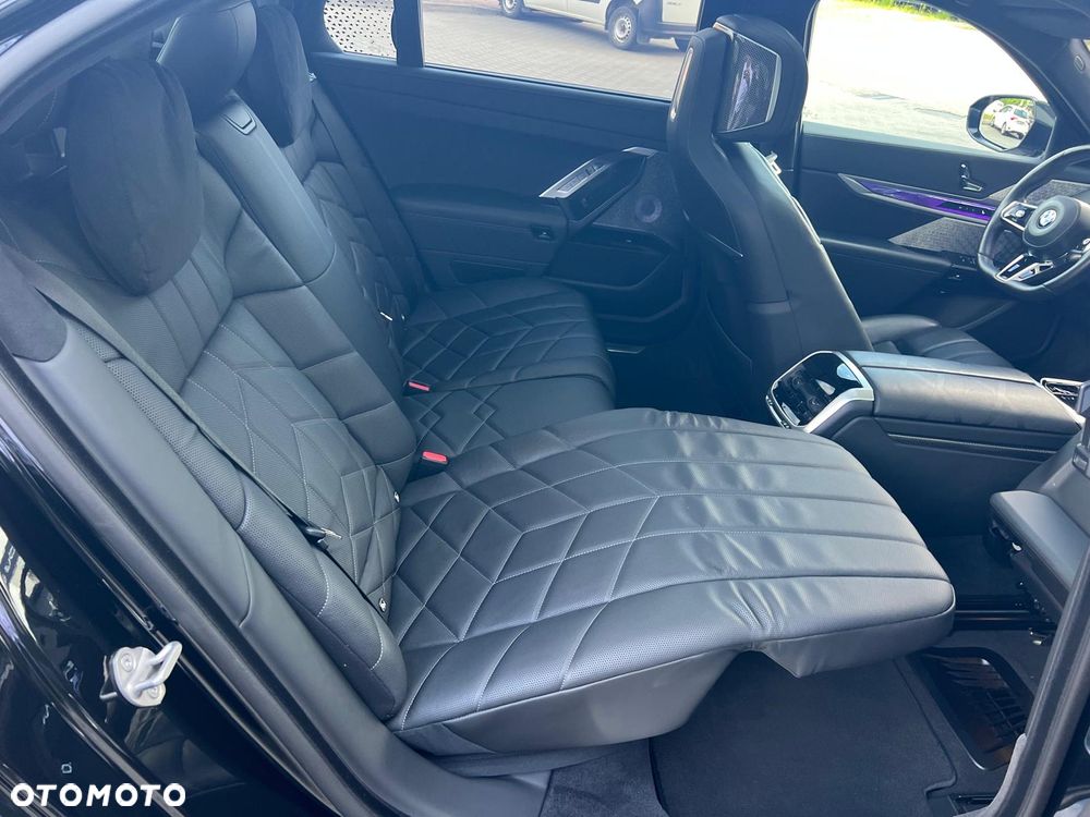 BMW Seria 7 - 8