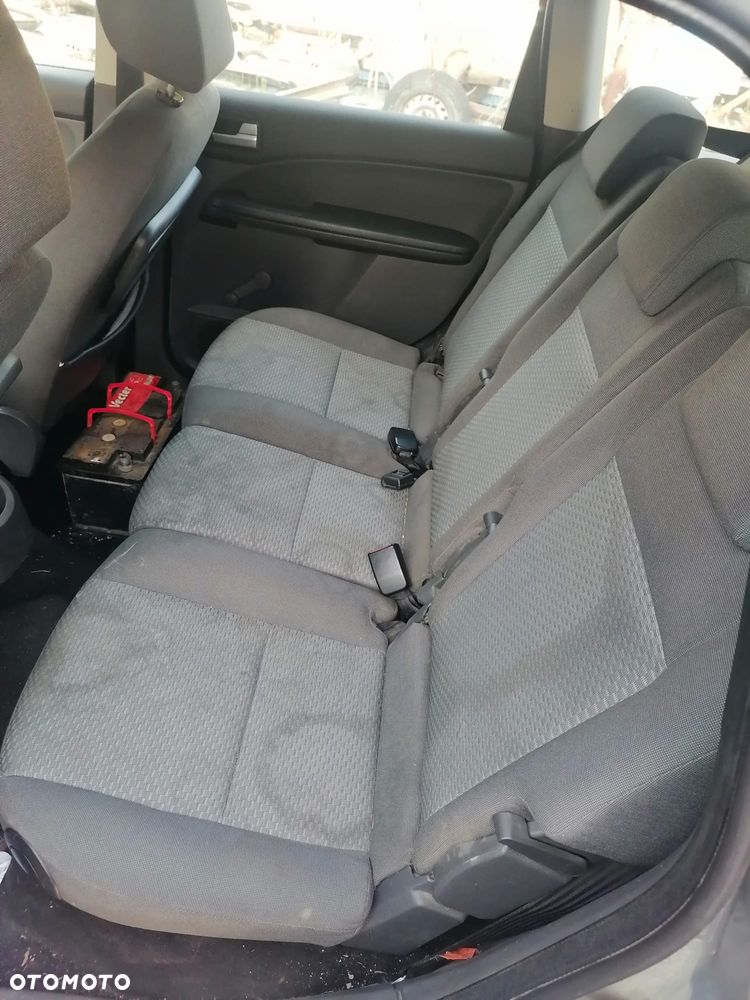 Ford Focus C-Max mk.1 (03-07r.) 2.0 TDCI 136KM. Silnik  C20DD0X Skrzynia CMMT6 lakier D2 – Machine Silver (metalic).Cały na części.GWARANCJA !!! Przód Tył Zestaw Komplet Drzwi Klapa Zderzak Błotnik Maska Grill Atrapa Szyba Pas Lampa Lusterko Boczki Fotel Kanapa Kokpit Deska Rozdzielcza Przełącznik Włącznik Sterownik Przewody Wiązka Instalacja Moduł Komputer Czujnik Listwa Pompa Alternator Wtryski Głowica Rozrusznik Kompresor Sprzęgło Dwumas Silnik Skrzynia ABS Klimatyzacji Paliwa Wspomagania Kolektor Turbina Przepustnica Zawór Chłodnica Koło Hak Belka Sanki Zawieszenie Mcpherson Półoś Amortyzator Wydech Tłumik Zacisk Most - 8