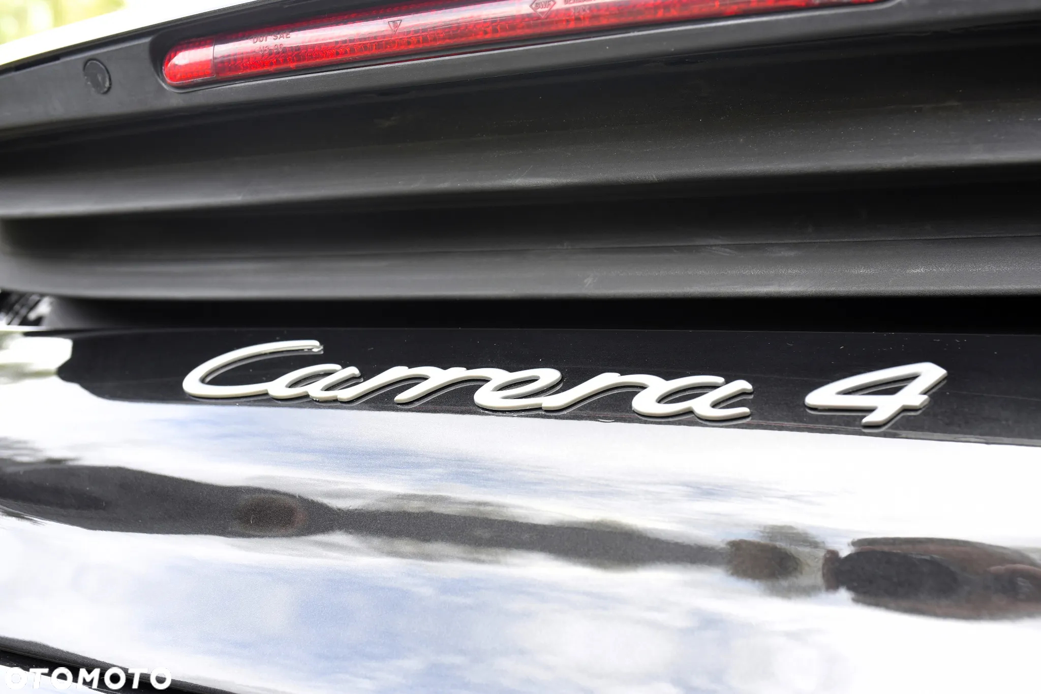 Porsche 911 Carrera 4 - 16
