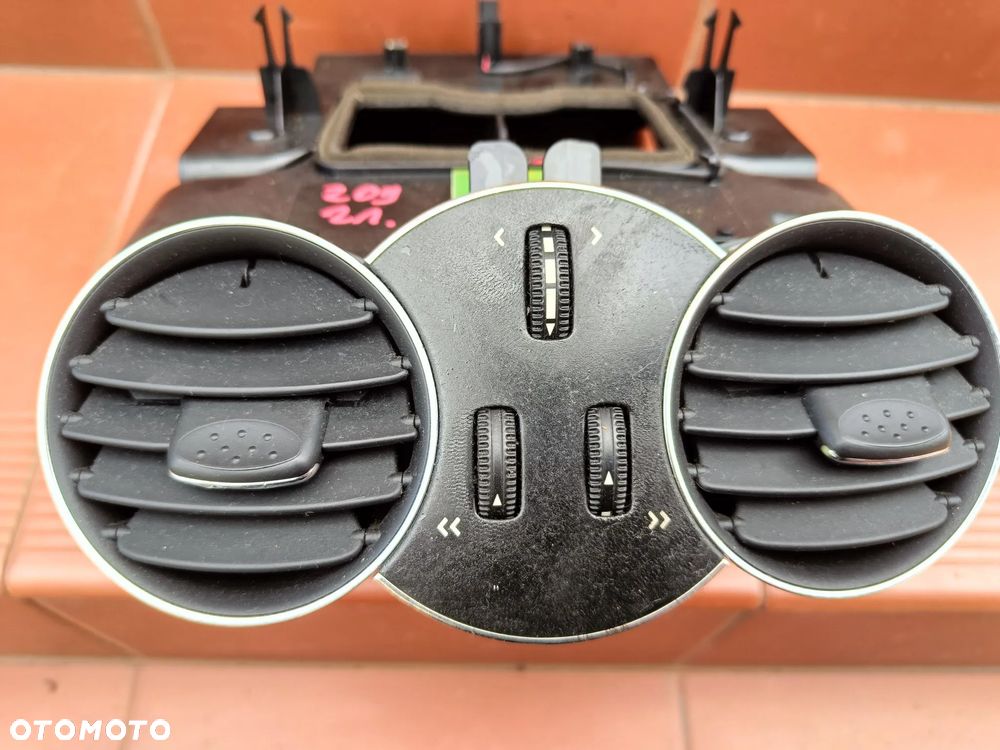 MERCEDES W209 CLK ŚRODKOWA KRATKA NAWIEWU CZARNA - 3