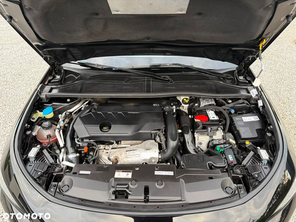 Peugeot 308 1.6 Hybrid PHEV Allure Pack EAT8 - 38