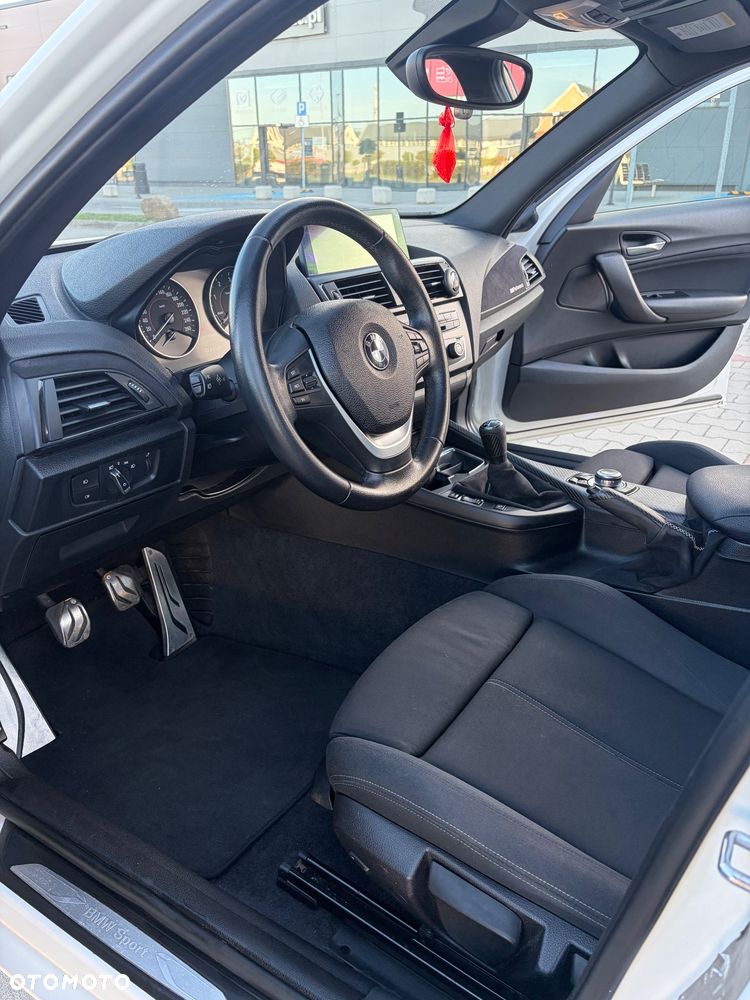 BMW Seria 1 118d Sport Line - 16