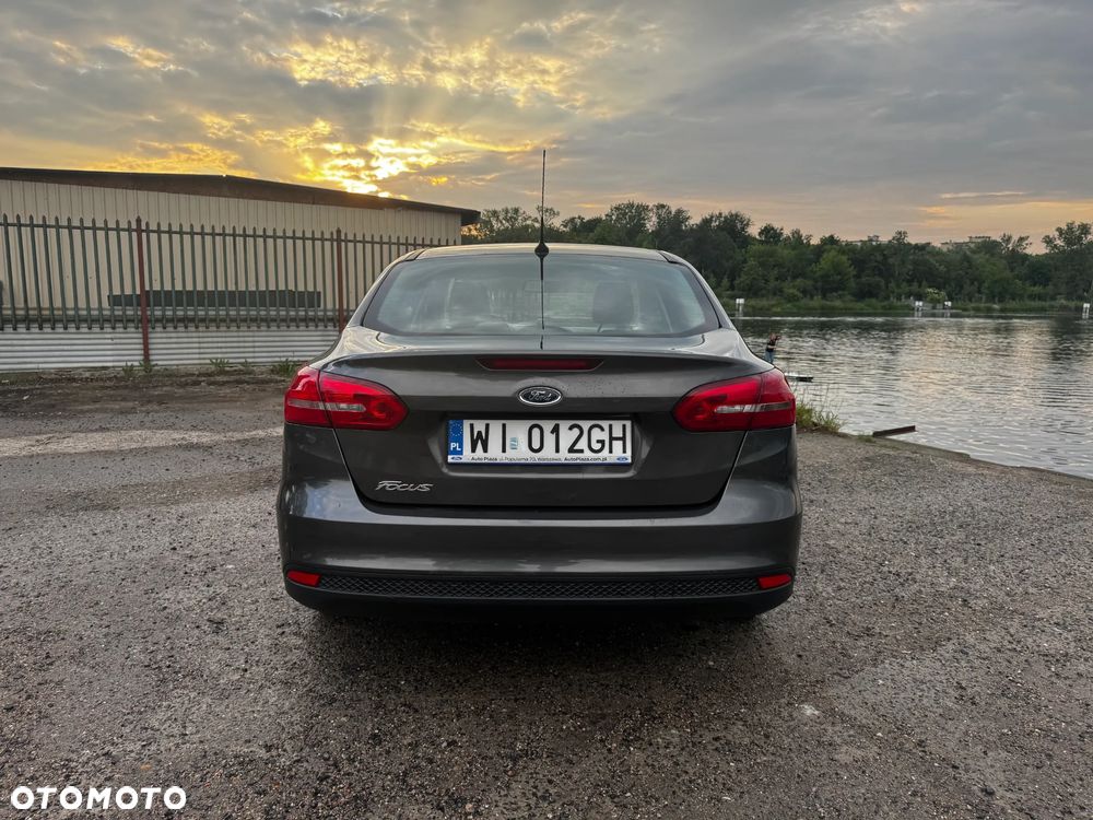 Ford Focus 1.6 Trend - 4