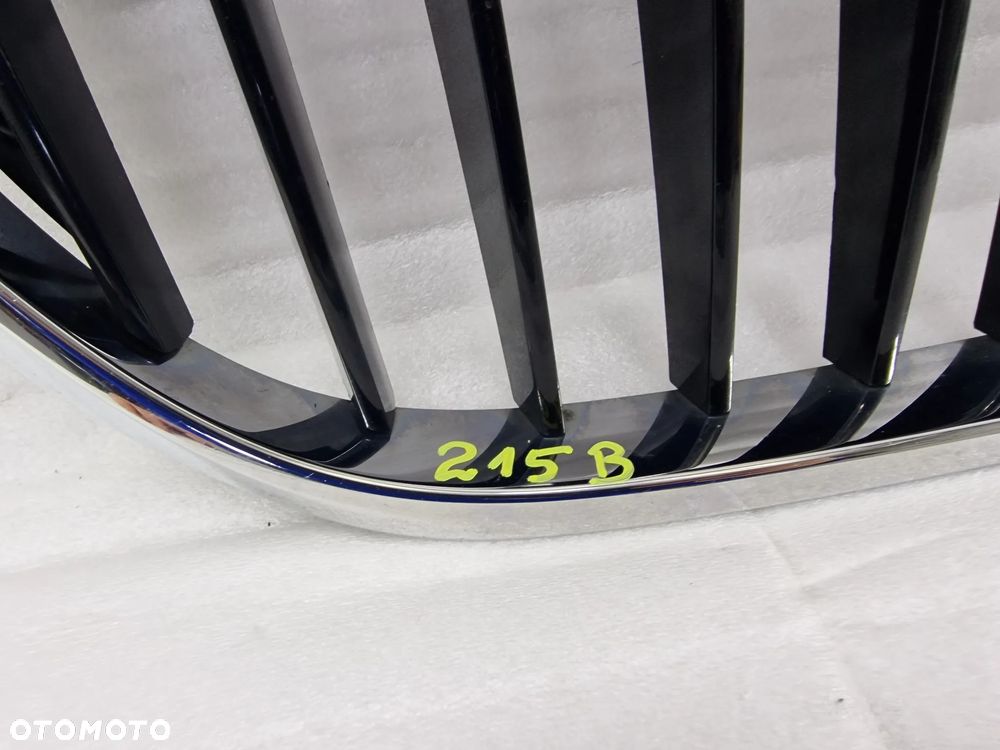 BMW G30 / G31 16- PRAWA NERKA / ATRAPA / GRILL PRZEDNI PRZÓD , NR 7383520 / 7390866 / 7390864 / 8070470 / 7473692 / 7473702 , NR AUKCJI GL215 - 12