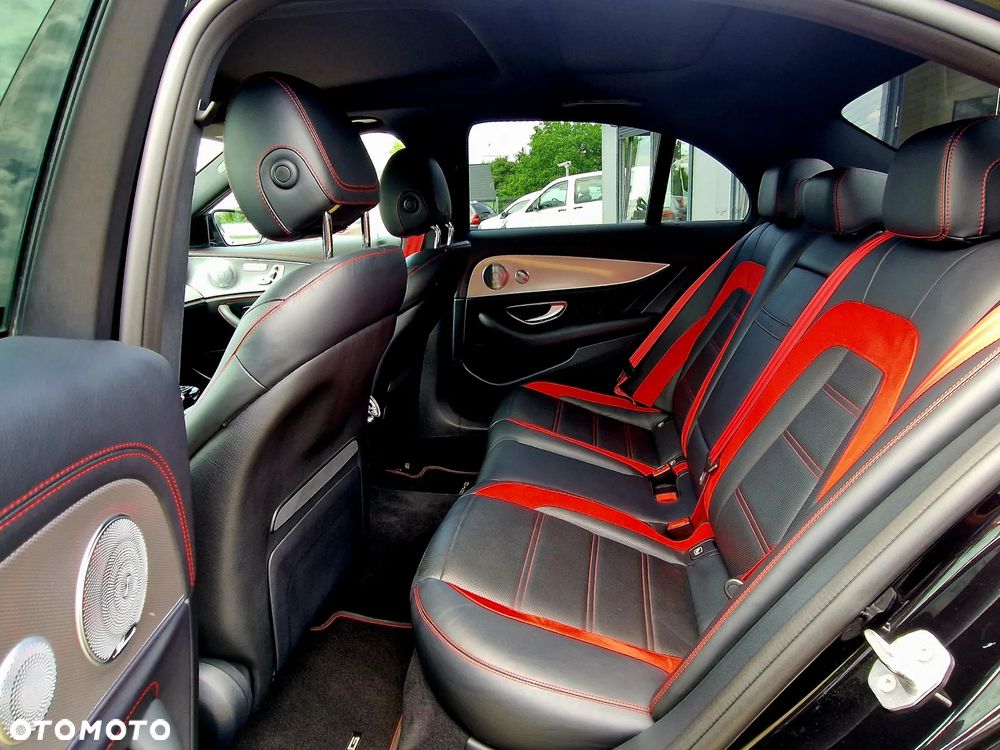 Mercedes-Benz Klasa E 43 AMG 4Matic 9G-TRONIC - 25