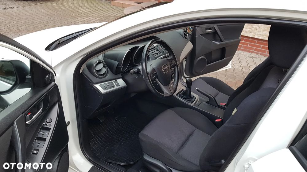 Mazda 3 1.6 Exclusive EU5 - 6