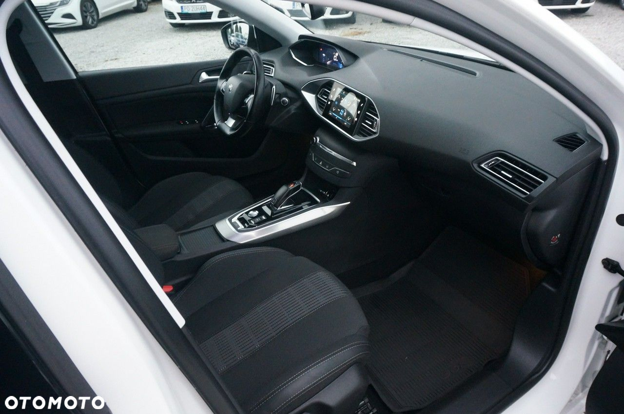 Peugeot 308 1.5 BlueHDi Allure Pack S&S EAT8 - 29