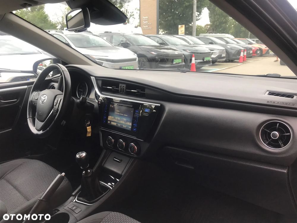 Toyota Corolla 1.6 Classic Plus - 15