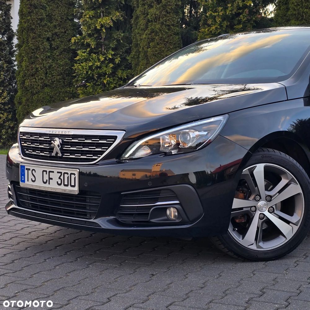 Peugeot 308 PureTech 130 GPF EAT8 Stop & Start Active Business-Paket - 10