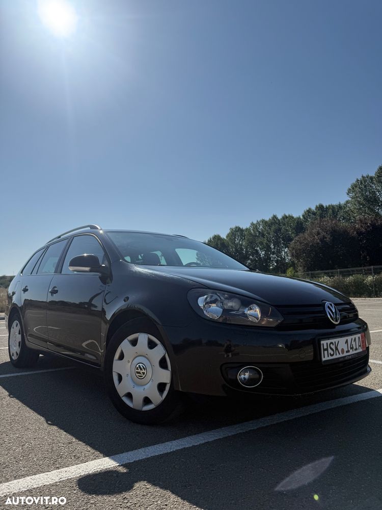 Volkswagen Golf - 1