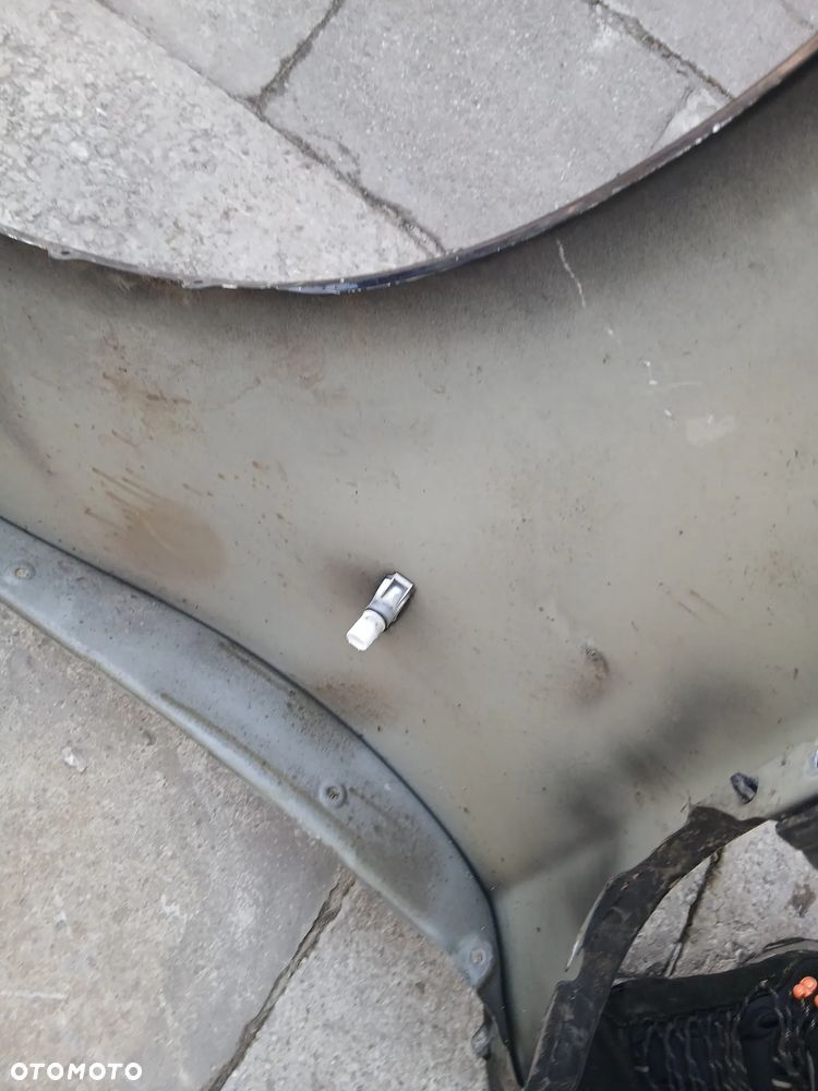 BMW 5 E60 Błotnik  Prawe przód BLACK Saphire 475 - 4