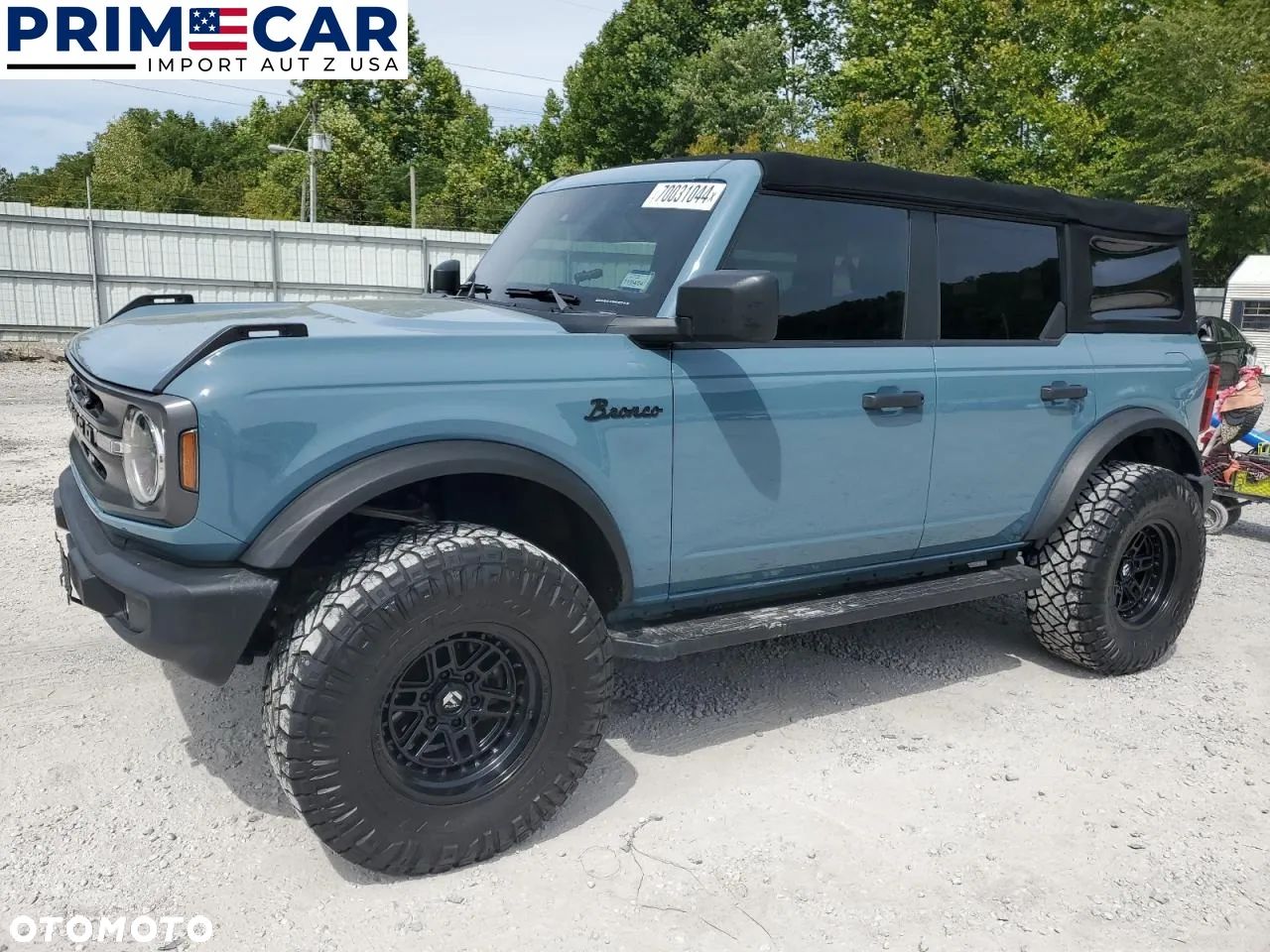 Ford Bronco - 1