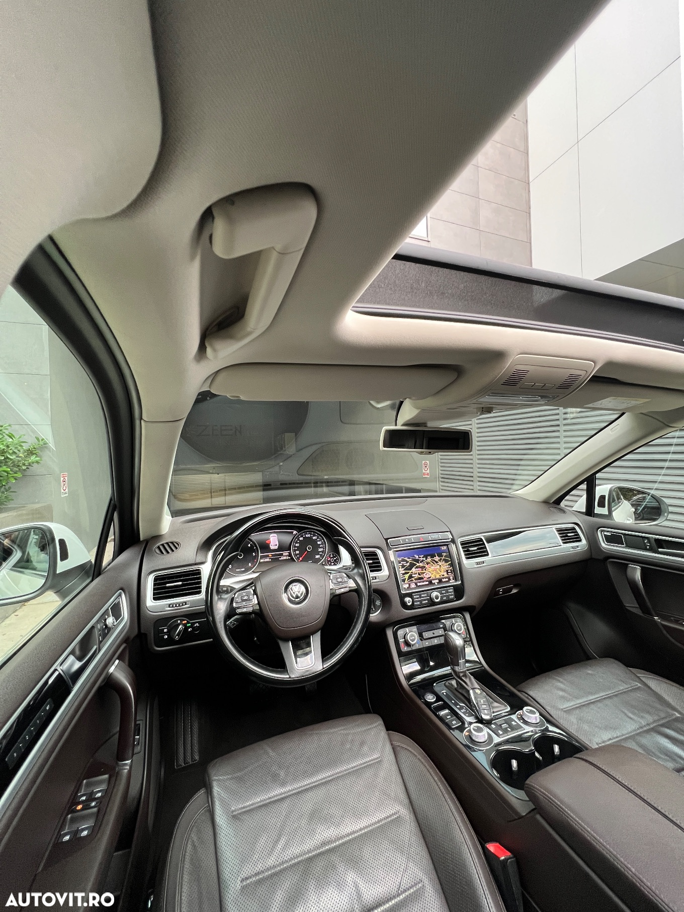 Volkswagen Touareg - 11