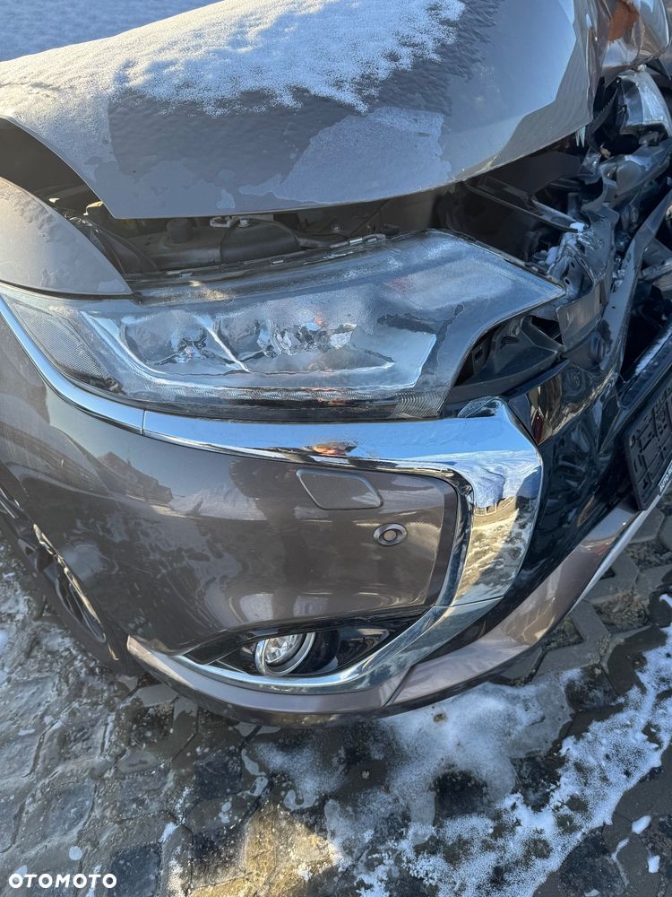 Mitsubishi Outlander 2.0 4WD - 3