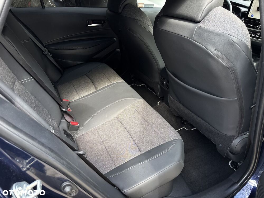 Toyota Corolla 1.8 Hybrid Style - 34