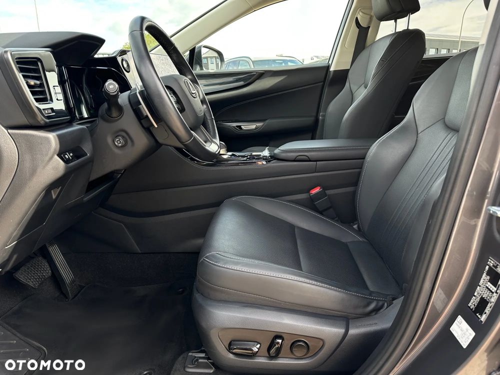Lexus NX - 7