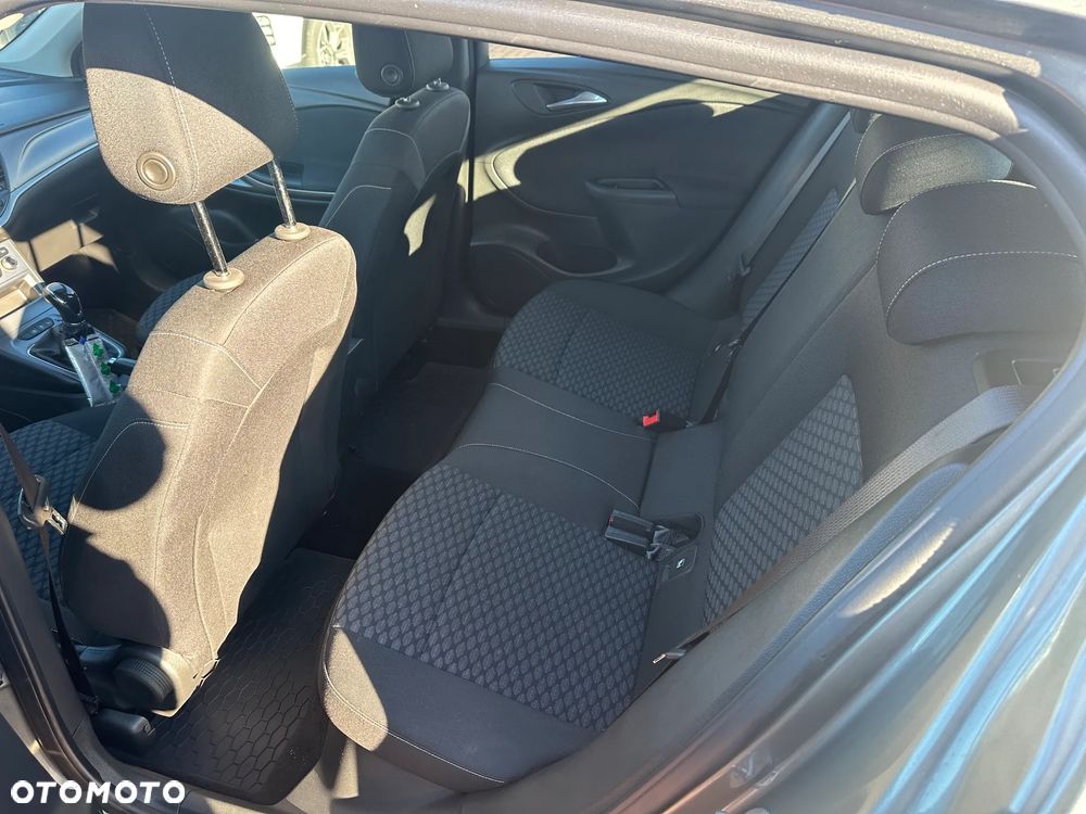 Opel Astra 1.2 T Edition S&S - 6