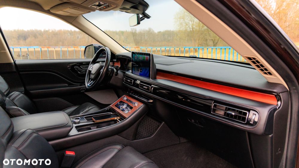 Lincoln Aviator - 16