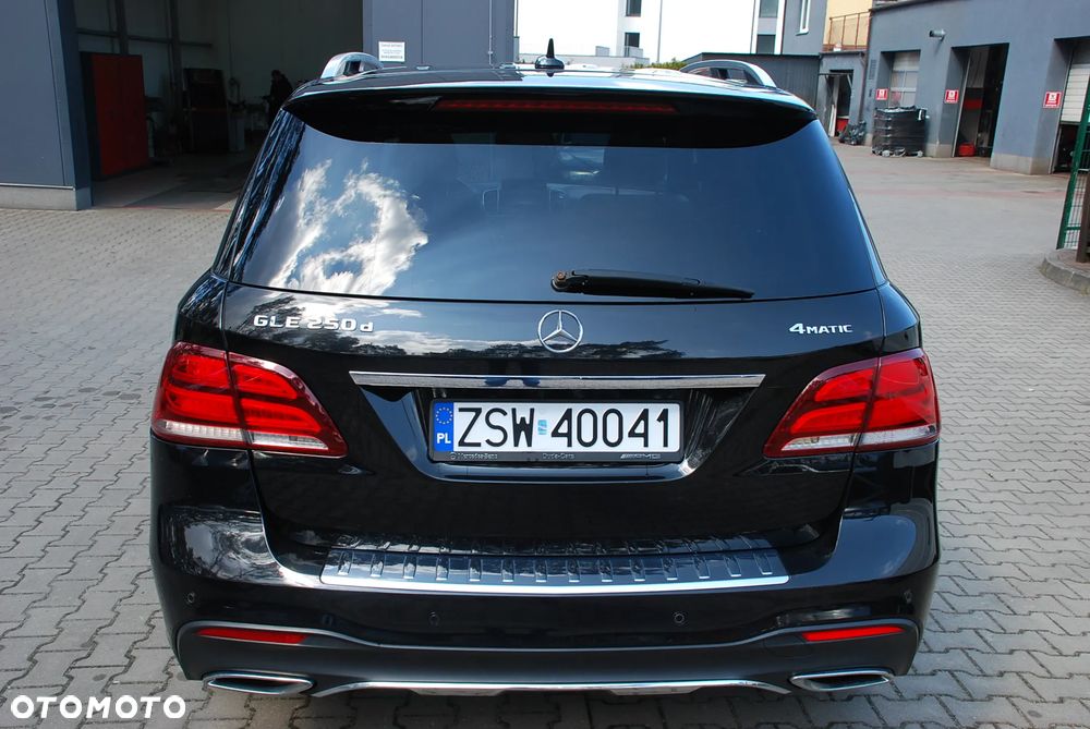 Mercedes-Benz GLE 250 d 4-Matic - 18