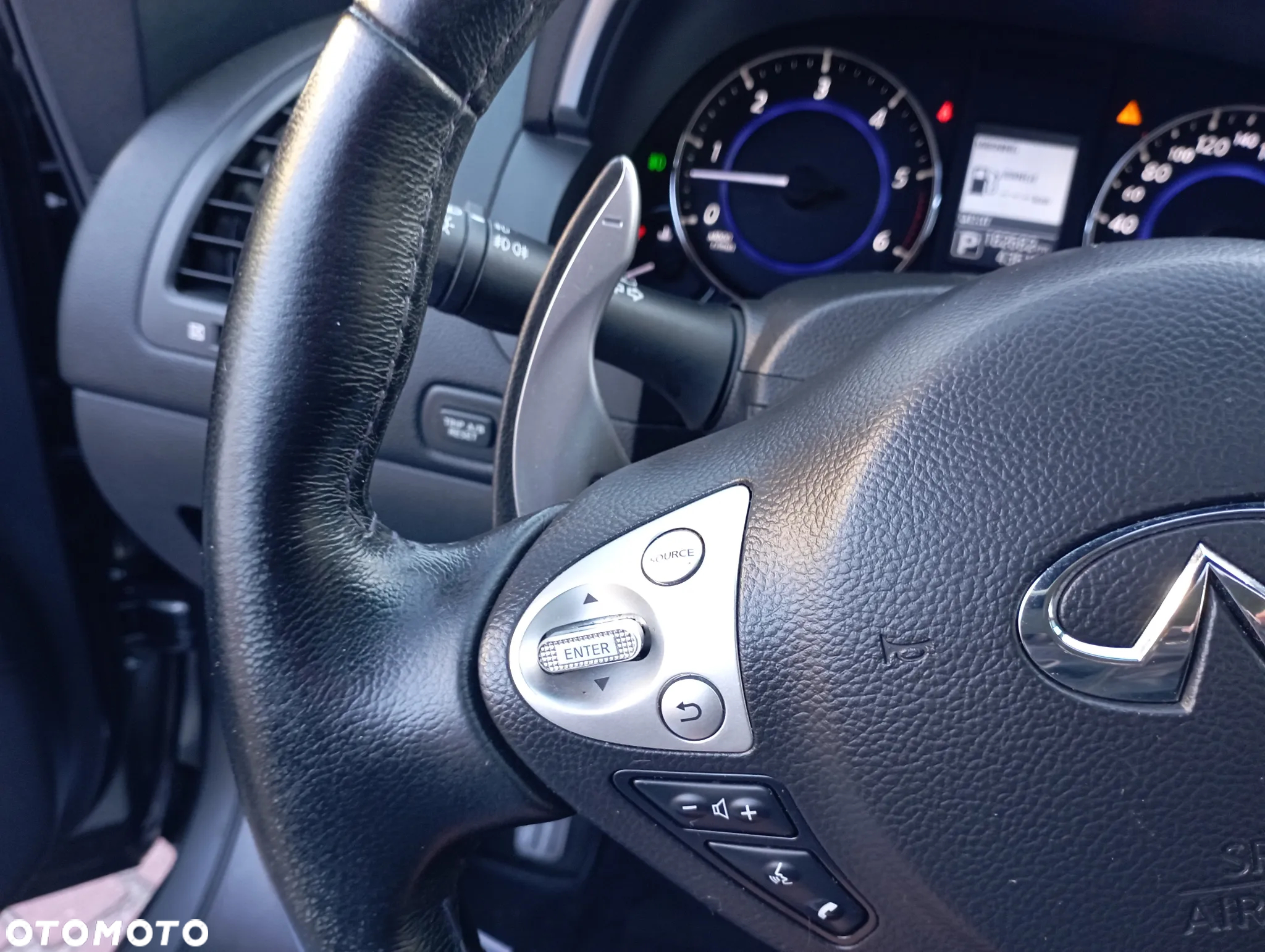 Infiniti Q70 3.0d S Premium - 16