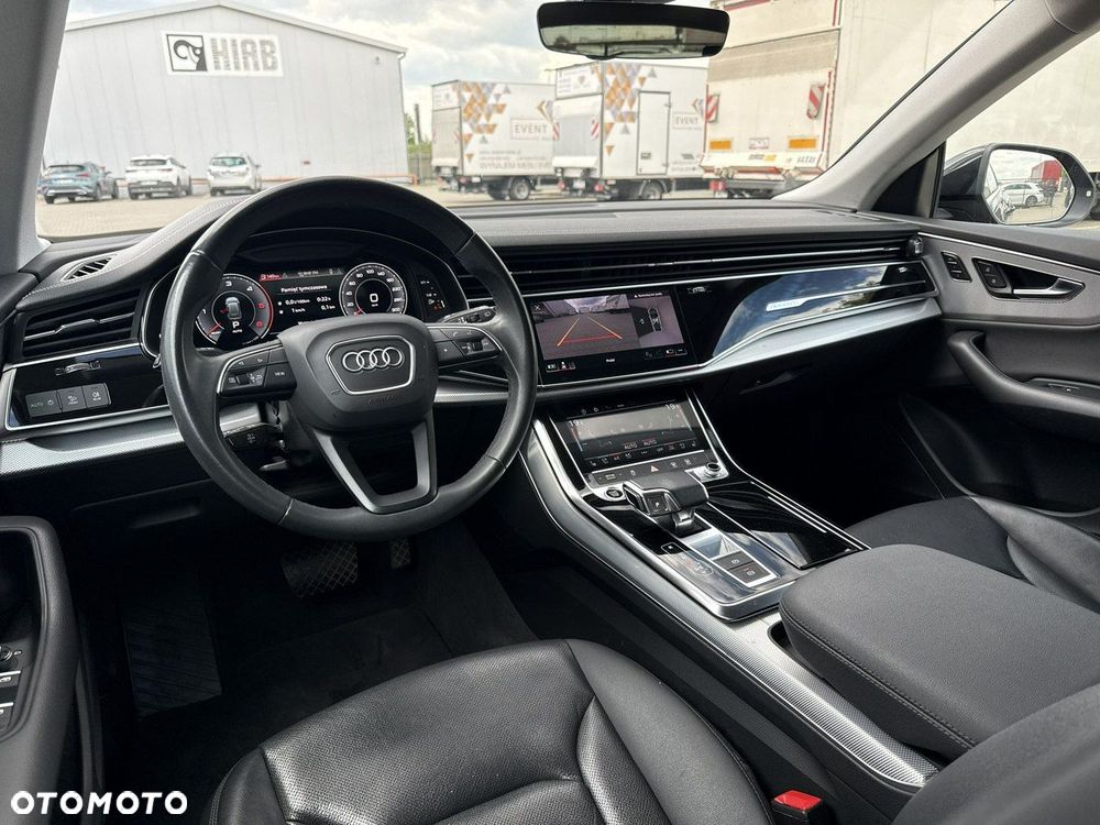 Audi Q8 - 12